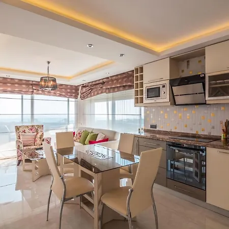 Pleasant With Shared Pools And Fantastic Sea View Near Beach In Apartamento *
