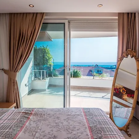 Pleasant With Shared Pools And Fantastic Sea View Near Beach In *